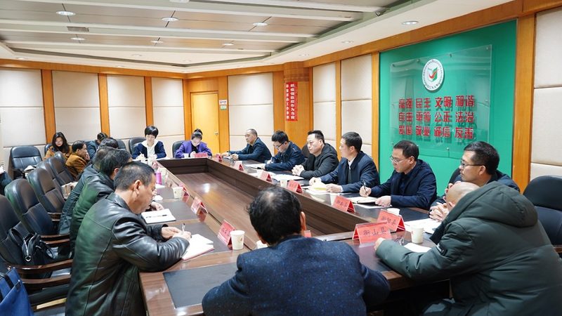 在对比会计网课平台的通过率时，可以从以下几个方面进行：