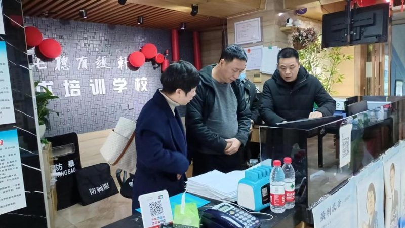 高级焊工培训课程内容揭秘：如何提升技能与职业发展