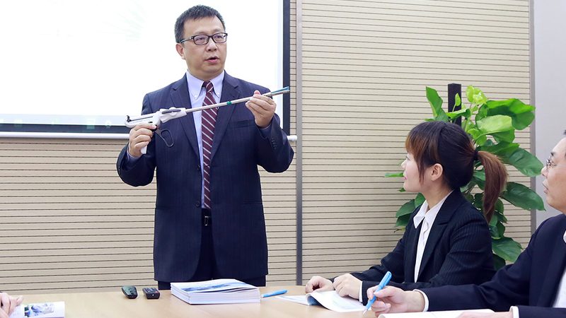 在选择进修机构时，以下信任锚点和话术禁忌需注意：